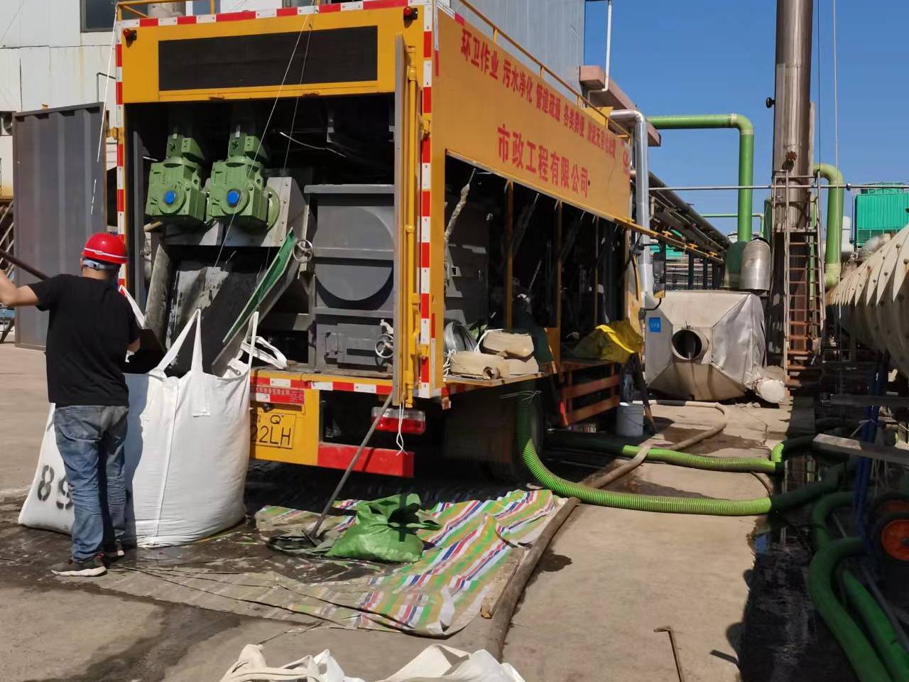 洋浦经济开发区淤泥压干处理